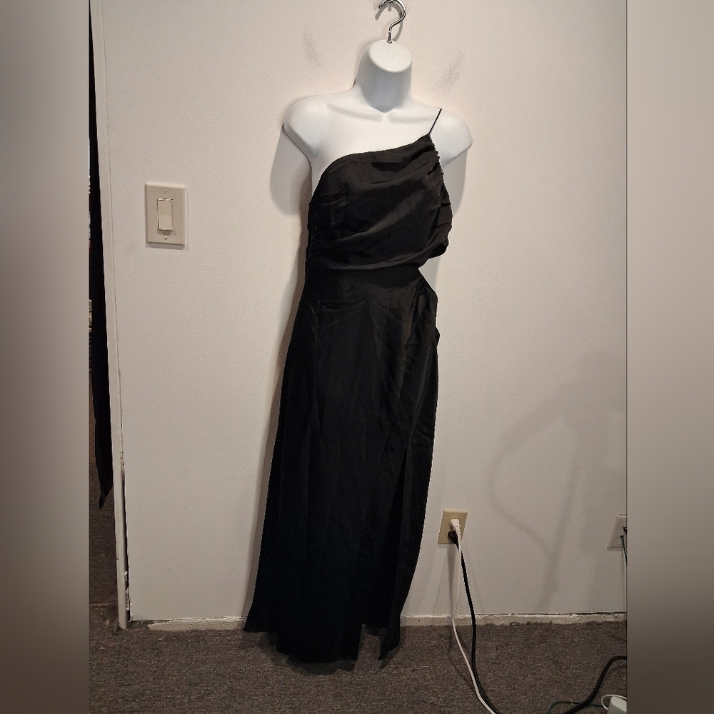New Hello Molly Size 6 Black Satin One Shoulder Maxi Dress